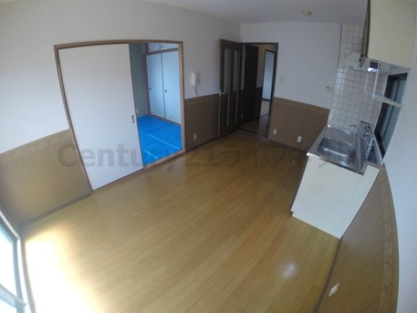 ドムール三国2番館