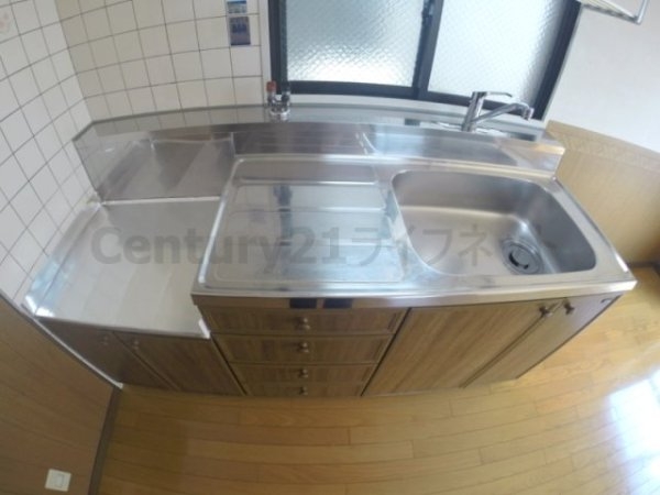 ドムール三国2番館