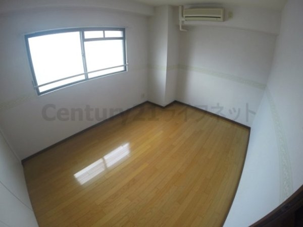 ドムール三国2番館