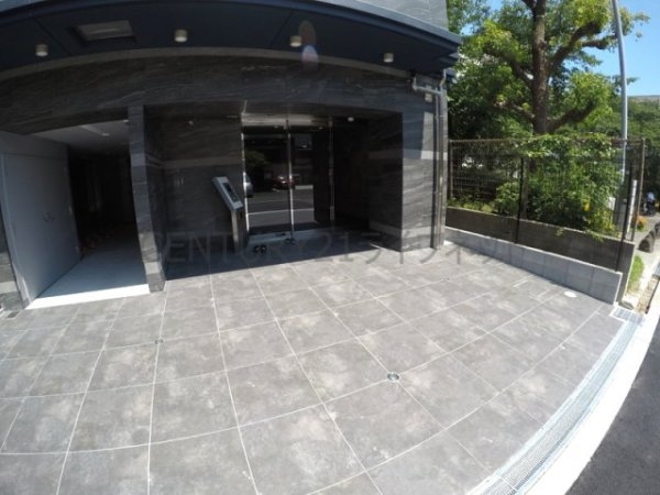 プレイシズ　シンオオサカ