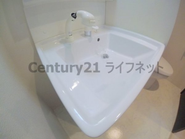 大阪市淀川区十三本町１丁目のマンション