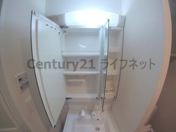 大阪市淀川区十三本町１丁目のマンション