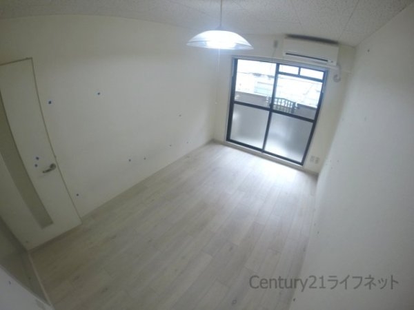 ISハイツ西中島