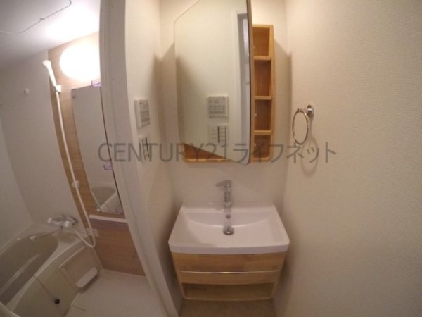 アドバンス江坂ラシュレ