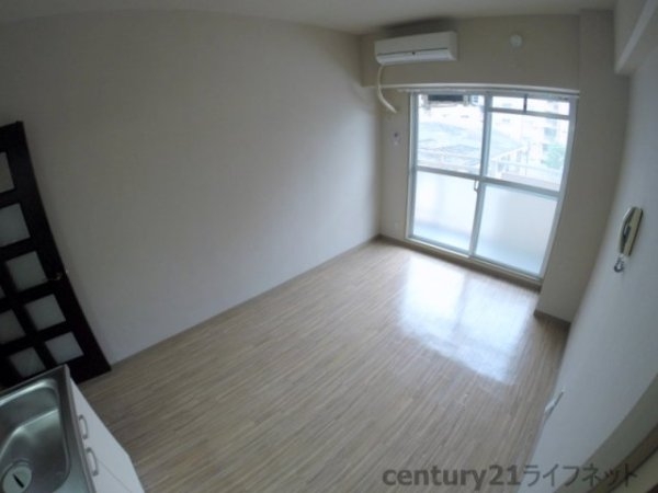 ホワイトハイツカドタ