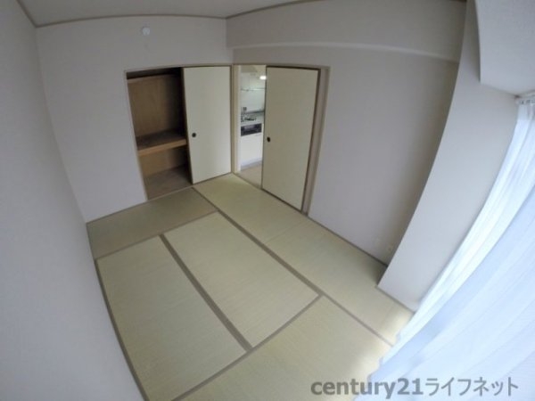 ホワイトハイツカドタ