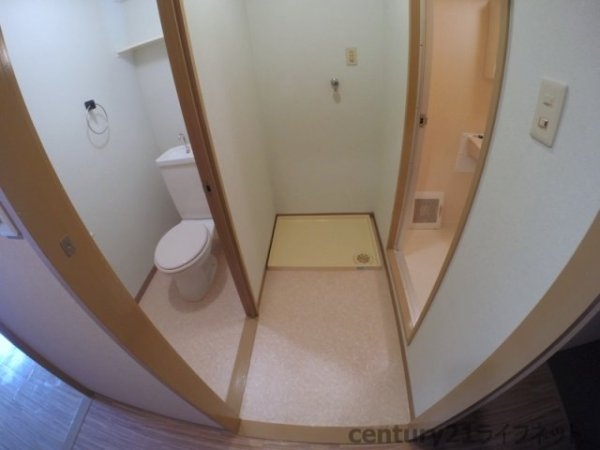 ホワイトハイツカドタ