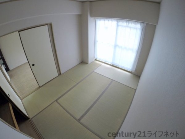 ホワイトハイツカドタ