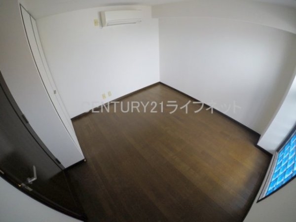 クリスタルシャトウ