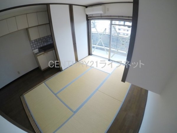 クリスタルシャトウ