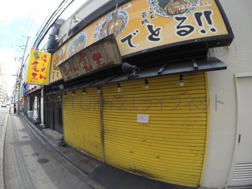 ファーストフィオーレ江坂ガーデン(亀王ラーメン江坂店)