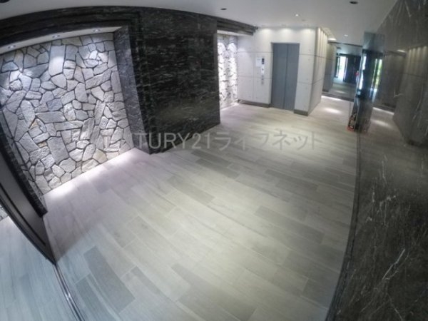 サムティ江坂レガーロ