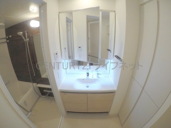 ザミューチュアル江坂