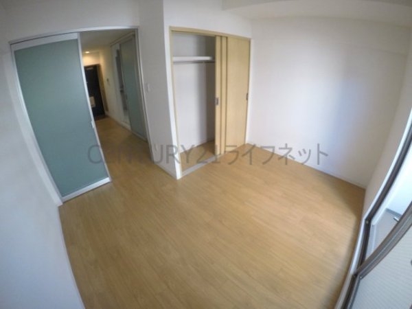 アールエスフラッツ