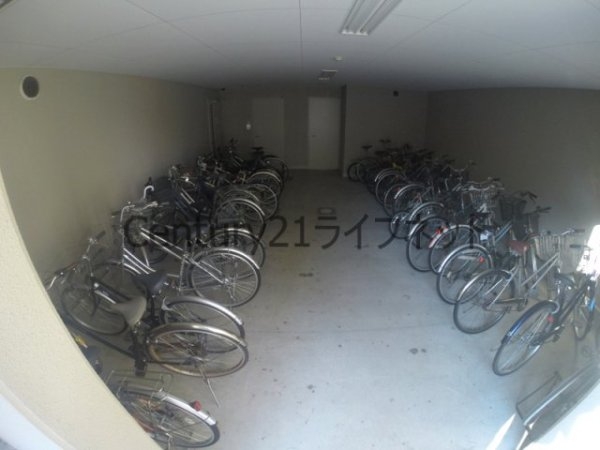 アーバンエース西中島パル