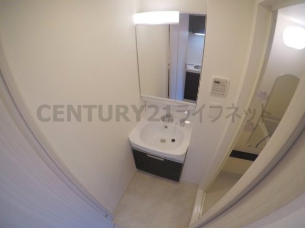 プレサンス大阪三国ネオス