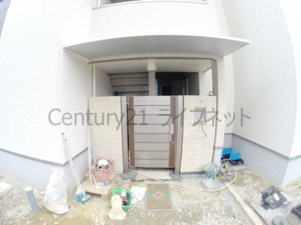 大阪市淀川区東三国１丁目のアパート