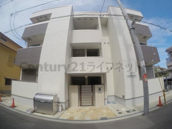 大阪市淀川区東三国1丁目のアパート