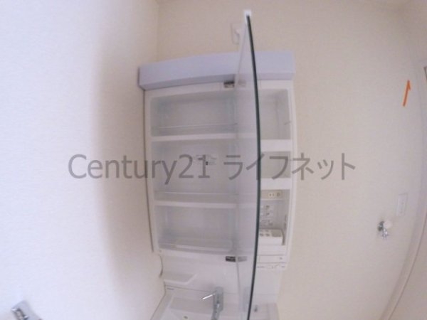 大阪市淀川区東三国１丁目のアパート