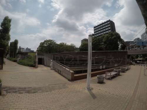 ザ・パークハビオ江坂公園(江坂公園)