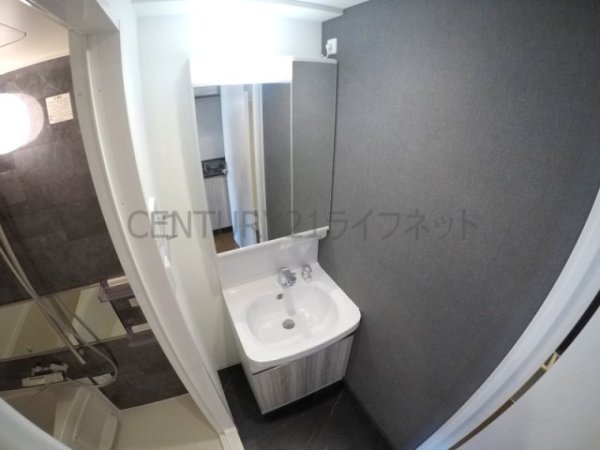 プレサンス江坂クォーレ