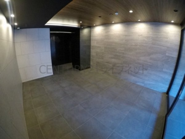 プレサンス江坂クォーレ