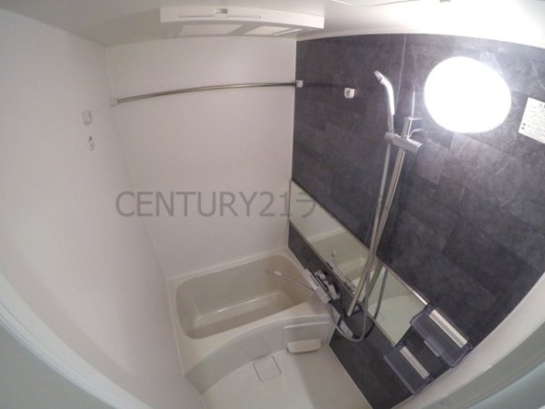 プレサンス江坂クォーレ