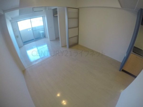 セレニテ江坂四番館