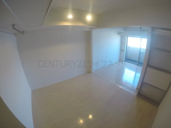 セレニテ江坂四番館