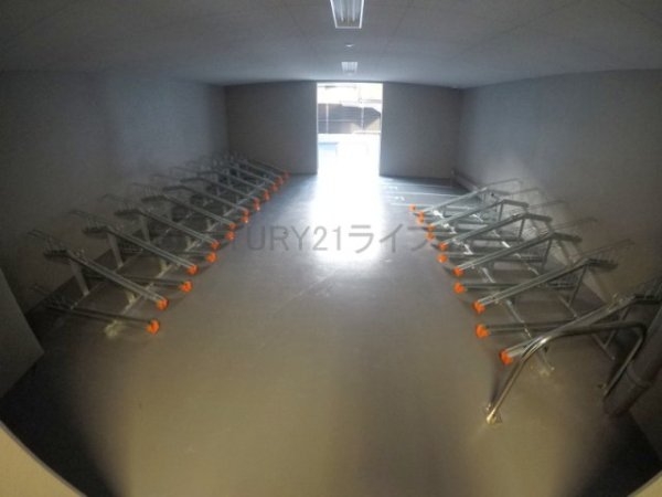 プレサンスOSAKA西中島リエゾン