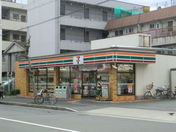 サンクアパートメント(セブン－イレブン大阪西三国３丁目店)