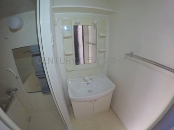 ウィスタリア新北野