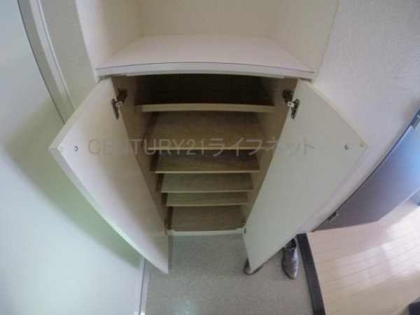 ウィスタリア新北野