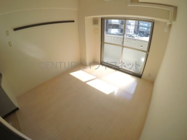 ウィスタリア新北野