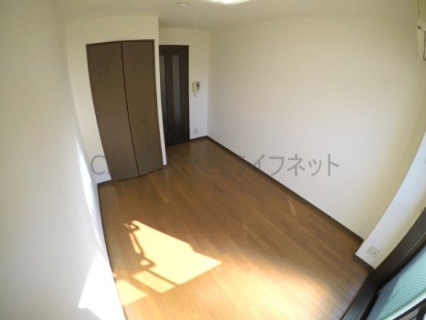 ローズコーポ西中島