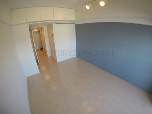 セレニテ江坂四番館