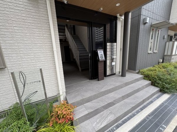 トリシア江坂