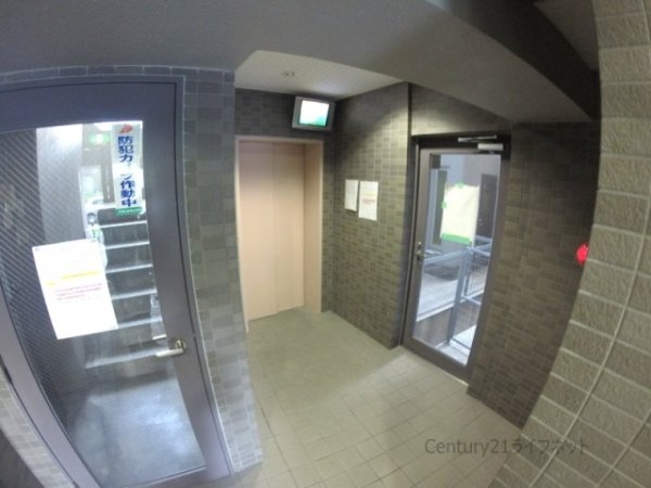 ノイエ新大阪A棟