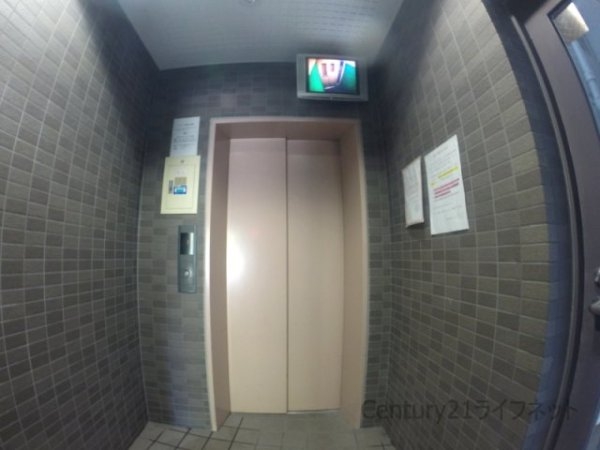 ノイエ新大阪A棟