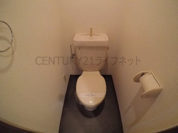 ノイエ新大阪A棟