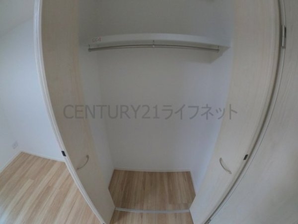 クレセント江坂