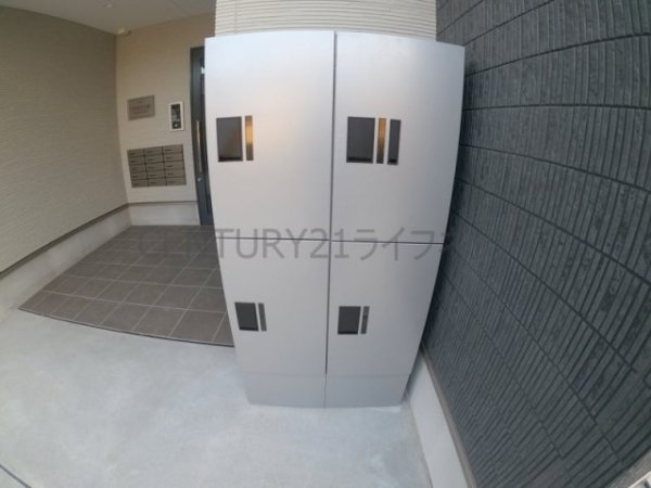 クレセント江坂