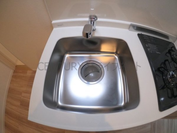 クレセント江坂
