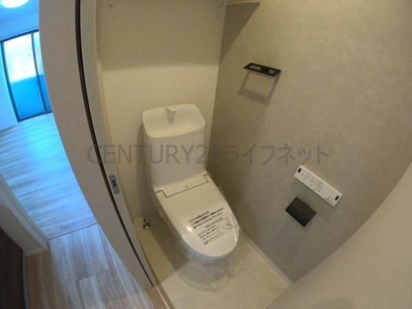 クレセント江坂