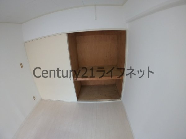 ロイヤルハイツ扇町2