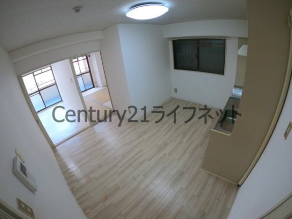 ロイヤルハイツ扇町2