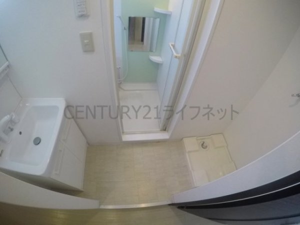 ラ・ヴィ江坂イースト