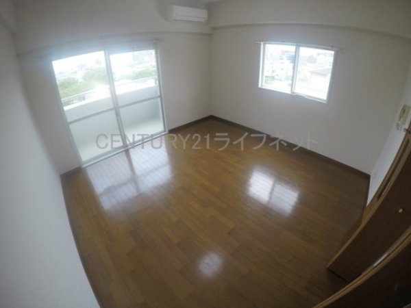 吹田市垂水町２丁目のマンション