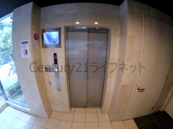 クリスタルグランツ梅田