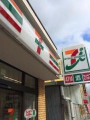 ヴィラエスポアール(セブン－イレブン大阪十三本町３丁目店)